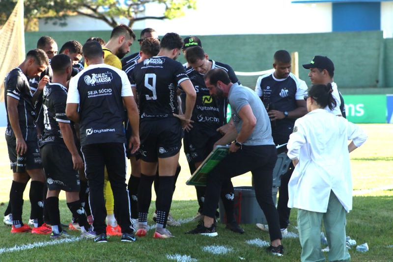 Invicto há 14 jogos, Galo do técnico Paulo Massaro enfrenta o Araguaína pelo Grupo A da Copa Centro-Oeste