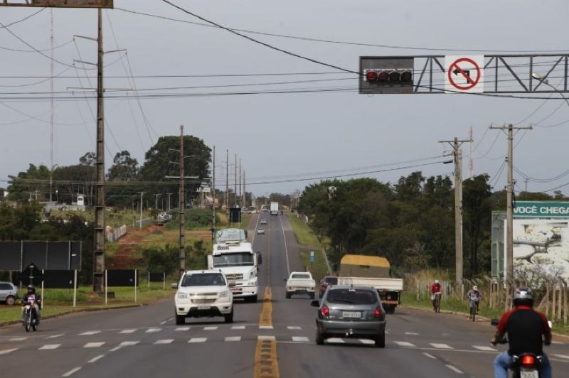 Centro de operações em Jundiaí monitora câmeras da rodovia e coordena envio de ambulâncias e medidas de segurança em acidentes